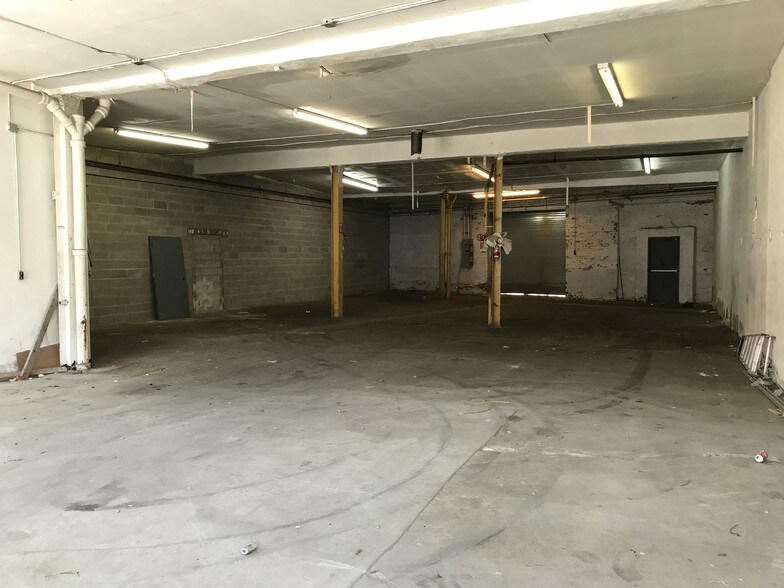 More Photos Of 1116 Webster Ave, Bronx Warehouse For Lease