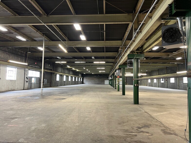 More Photos Of 495 Nixon Rd, Cheswick Manufacturing For Lease