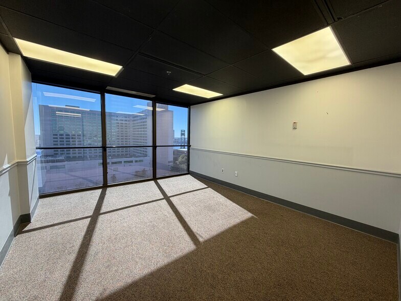 More Photos Of 233 E Bay St, Jacksonville Office For Sale