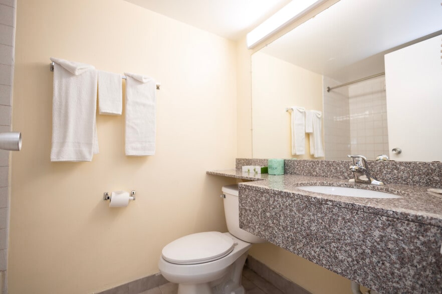 More Photos Of 14043 Brookpark Rd, Brook Park Hotel For Sale