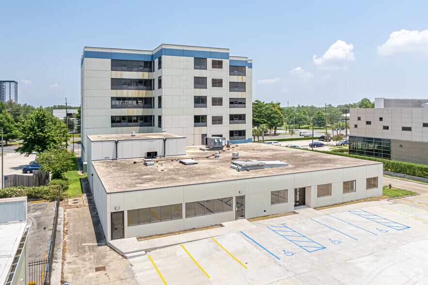More Photos Of 5650 Read Blvd, New Orleans Rehabilitation Center For Lease