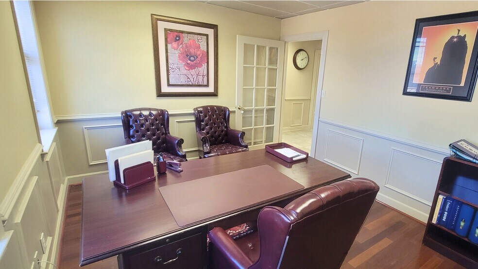 More Photos Of 12100-12128 Heritage Park Cir, Silver Spring Medical For Lease