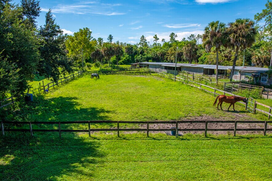 More Photos Of 2740 Newman Dr, Naples Specialty For Sale