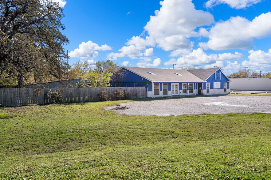 More Photos Of 3715 Bellmead Dr, Bellmead Office For Sale