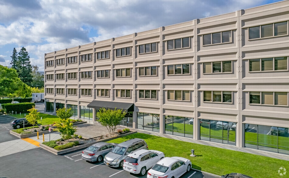 More Photos Of 2025 Gateway Pl, San Jose Office For Lease