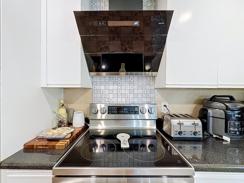 More Photos Of 26311 Willow St, Brooksville Specialty For Sale