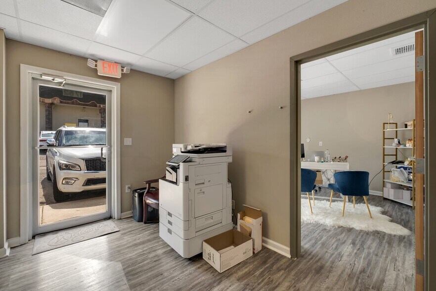 More Photos Of 1754-1762 Thomasville Rd, Tallahassee Office For Sale