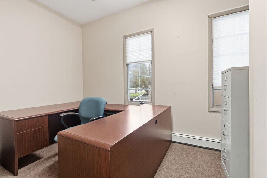 More Photos Of 3157 Mechanicsville Rd, Eddington Medical For Sale