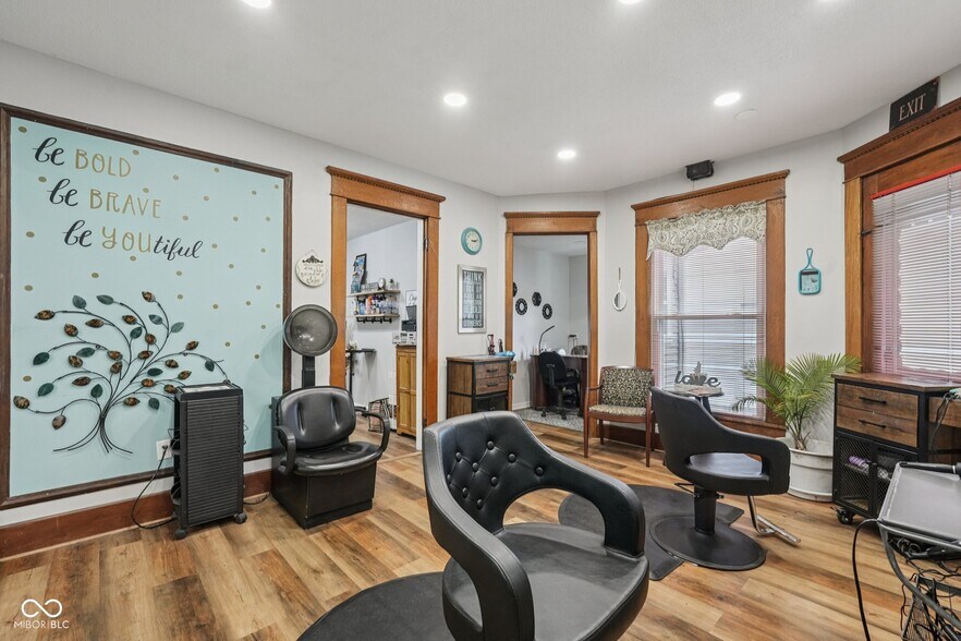 More Photos Of 305 E Washington St, Greencastle Storefront Retail Residential For Sale