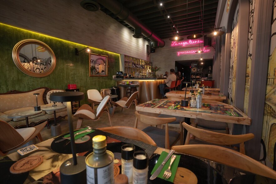 More Photos Of 1652 SW 8th St, Miami Restaurant For Sale