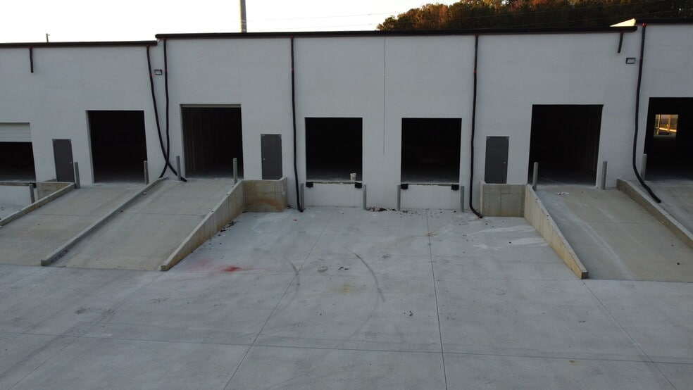 More Photos Of 1901 Peachtree Industrial Blvd, Buford Warehouse For Lease