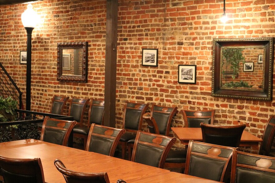 More Photos Of 111 E Erwin St, Tyler Storefront Retail Office For Lease