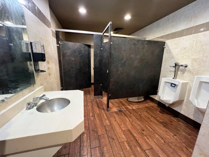 More Photos Of 2206 N LaCrosse St, Rapid City Restaurant For Sale