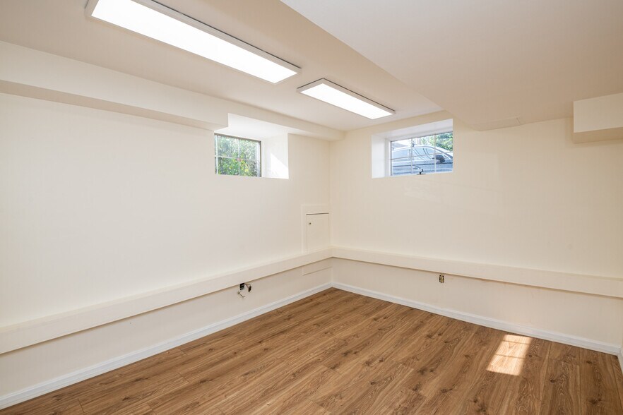 More Photos Of 36 Salem St, Lynnfield Office For Lease