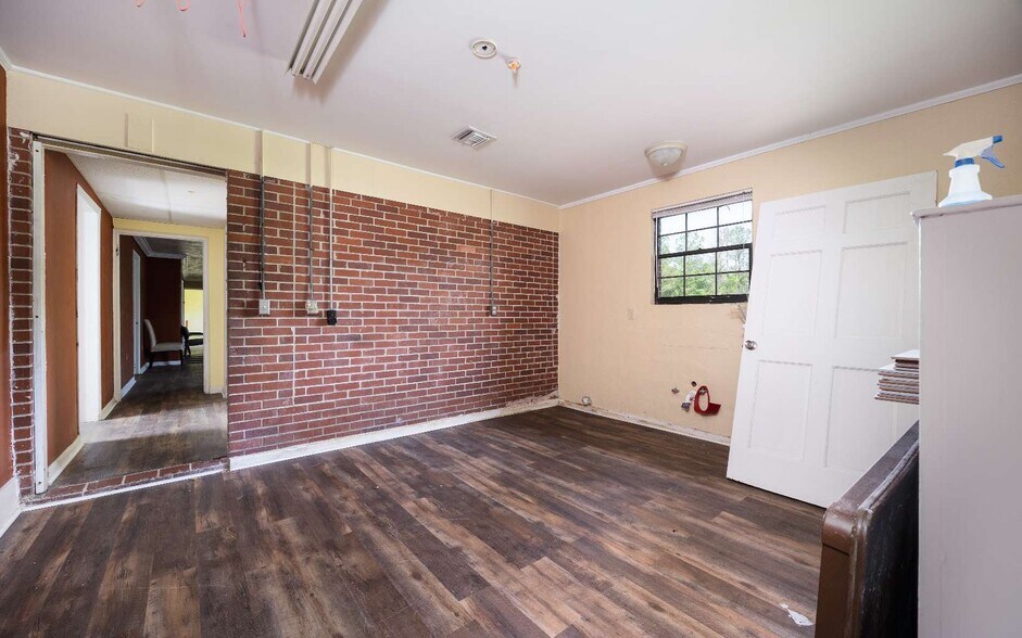 More Photos Of 7601 133rd Rd, Live Oak Assisted Living For Sale