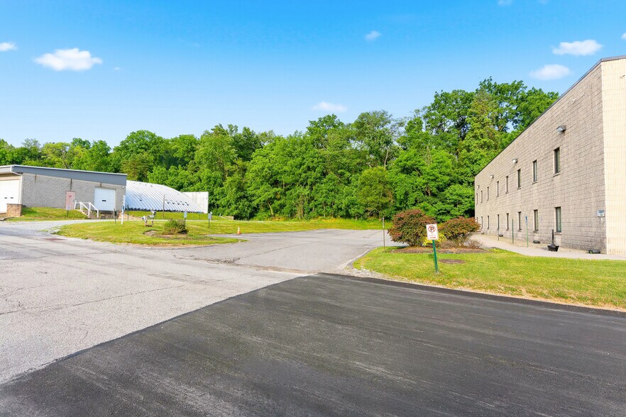 More Photos Of 111 Terence Dr, Pittsburgh Warehouse For Sale