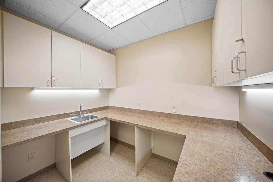 More Photos Of 4626 Riverstone Blvd, Missouri City Medical For Sale