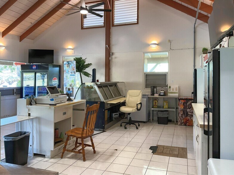 More Photos Of 95-5673 Mamalahoa, Naalehu Restaurant For Sale