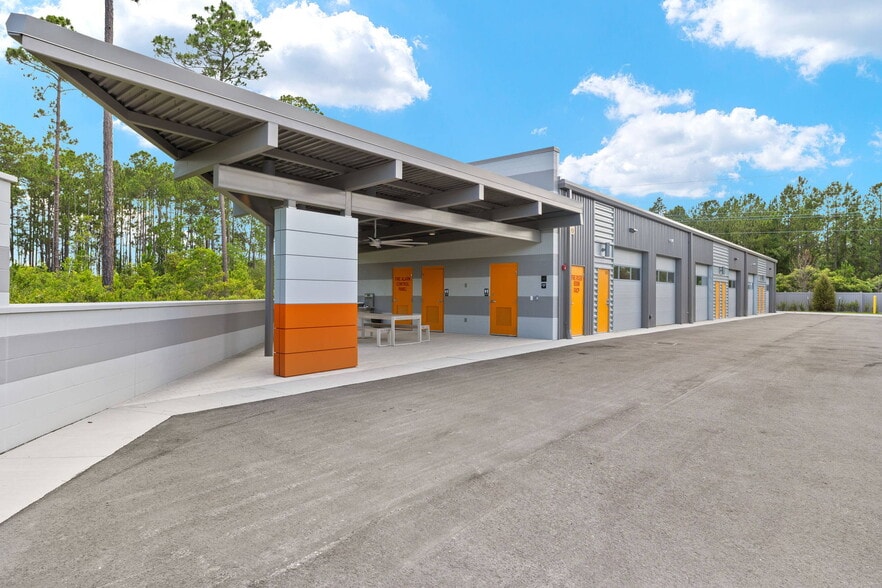 More Photos Of 952 Cross Town Dr, Ponte Vedra Parking Garage For Sale