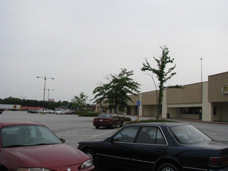 More Photos Of 4827-4903 Old National Hwy, College Park General Retail For Lease