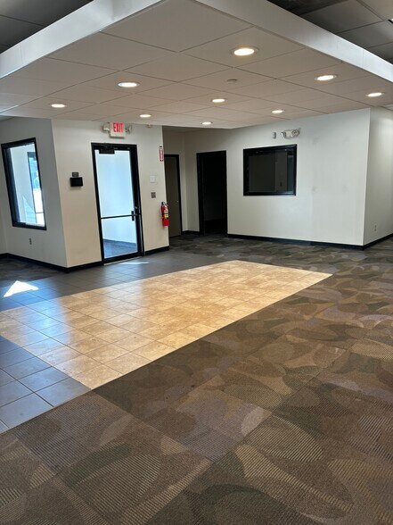 More Photos Of 37 Mystic Ave, Somerville Freestanding For Lease