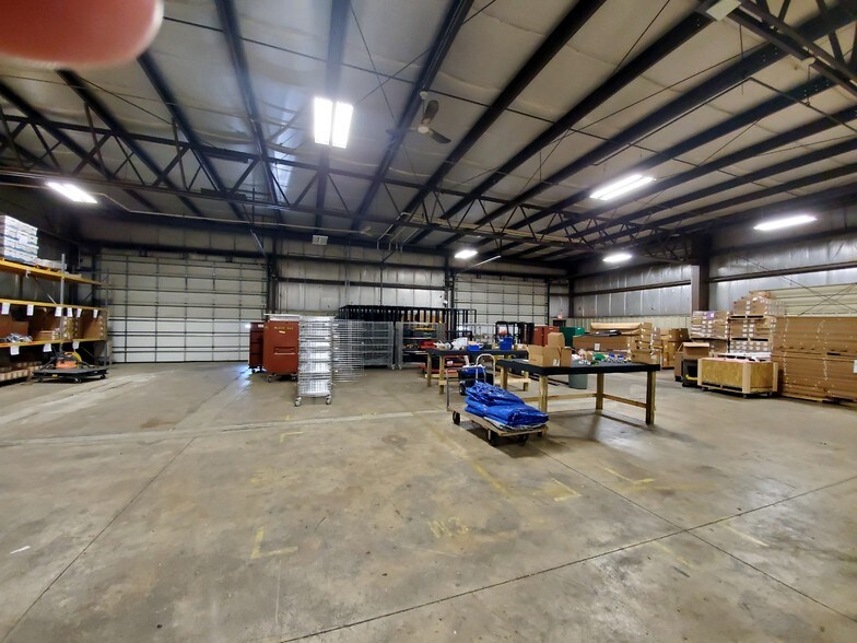 More Photos Of 255 Enterprise Dr, Lewis Center Warehouse For Lease