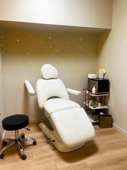 More Photos Of 2623-2627 N Clark St, Chicago Apartments For Lease