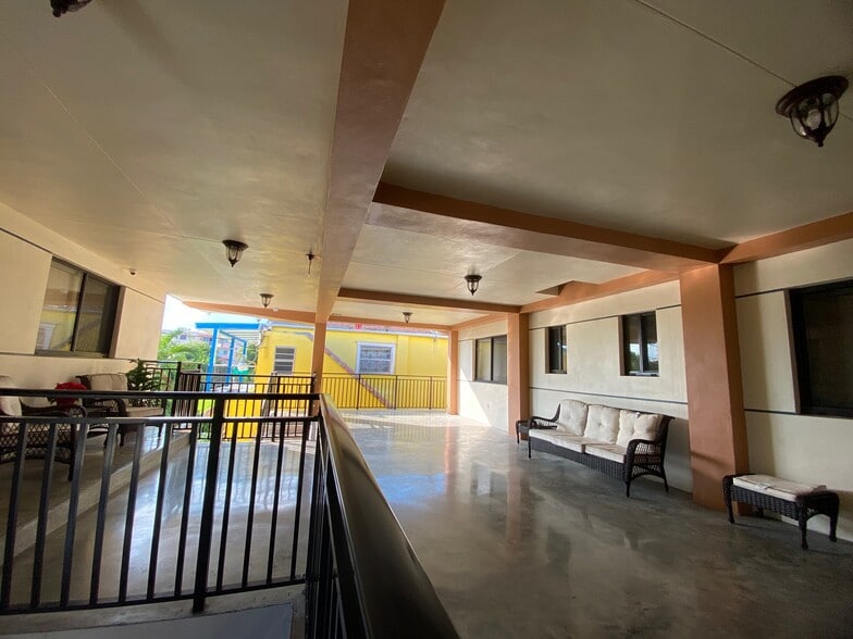 More Photos Of 2268 SW 8th St, Miami Storefront Retail Residential For Sale