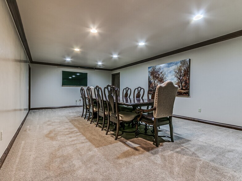 More Photos Of 2929 NW 156th St, Oklahoma City Office For Lease