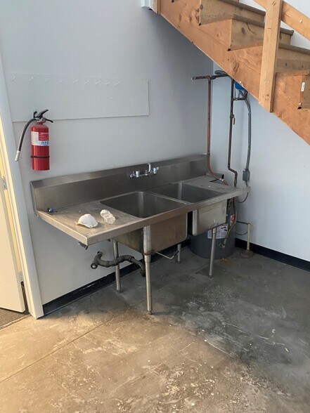More Photos Of 36 W Fayette Ave, Salt Lake City Light Manufacturing For Lease