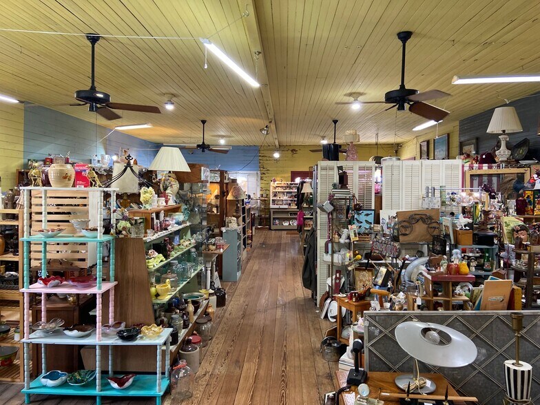 More Photos Of 108 Thigpen St, Carmine General Retail For Sale