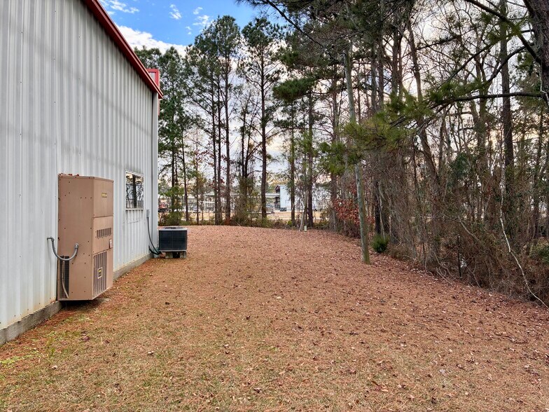 More Photos Of 41 Artley Rd, Savannah Warehouse For Lease