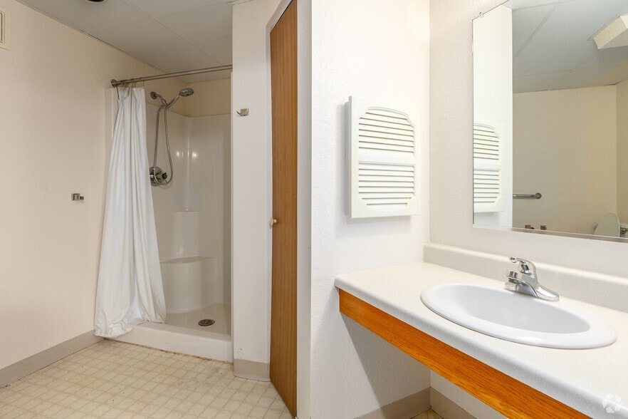 More Photos Of 123 S Pearl St, Berlin Assisted Living For Sale