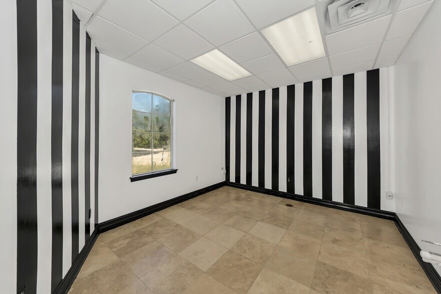 More Photos Of 2628 Matlock Rd, Arlington Medical For Sale
