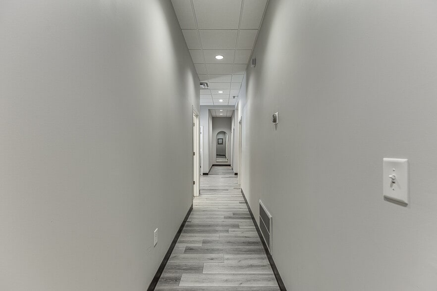 More Photos Of 6105 Atlanta Hwy, Flowery Branch Office For Lease