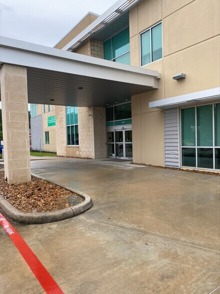 More Photos Of 17903 W Lake Houston Pky, Humble Medical For Lease
