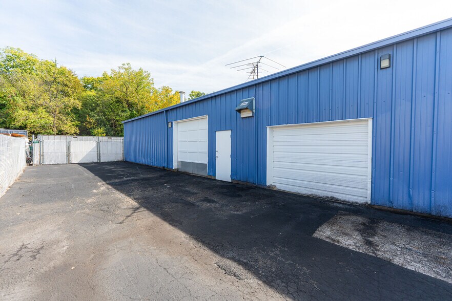 More Photos Of 560 S River St, Batavia Warehouse For Sale
