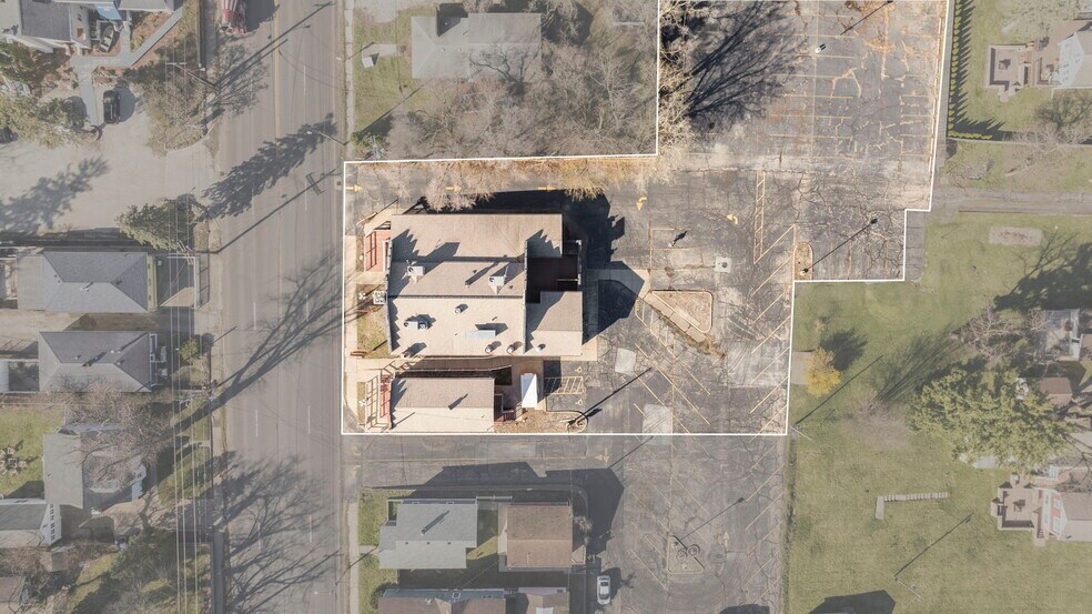 More Photos Of 310 E Buffalo St, New Buffalo General Retail For Sale