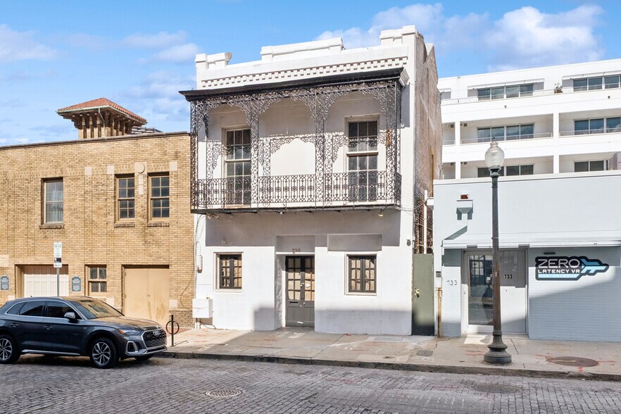 More Photos Of 735 St Joseph St, New Orleans General Retail For Lease