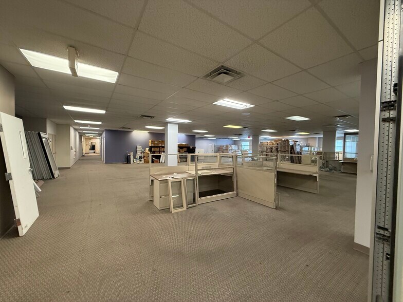 More Photos Of 3100 Penrose Ferry Rd, Philadelphia Light Manufacturing For Sale