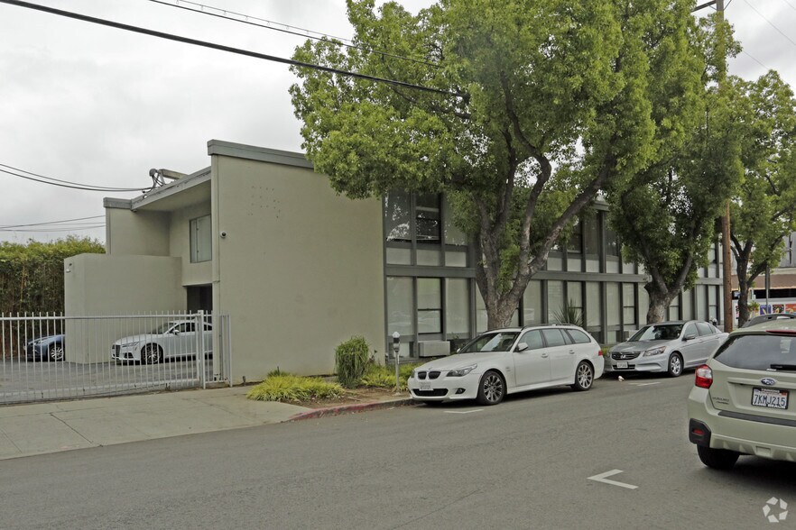 More Photos Of 2300 Westwood Blvd, Los Angeles Office For Lease