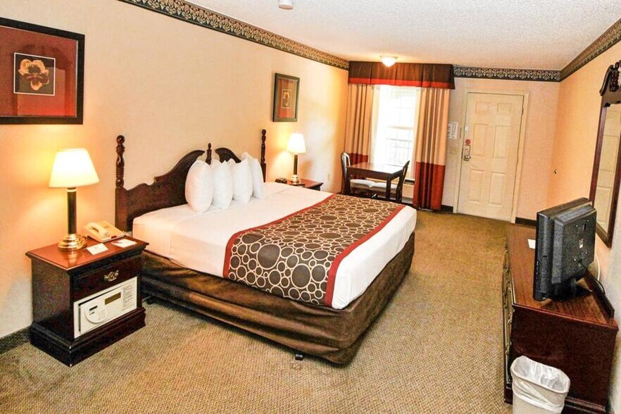 More Photos Of 373 Norwich Westerly Rd, North Stonington Hotel For Sale