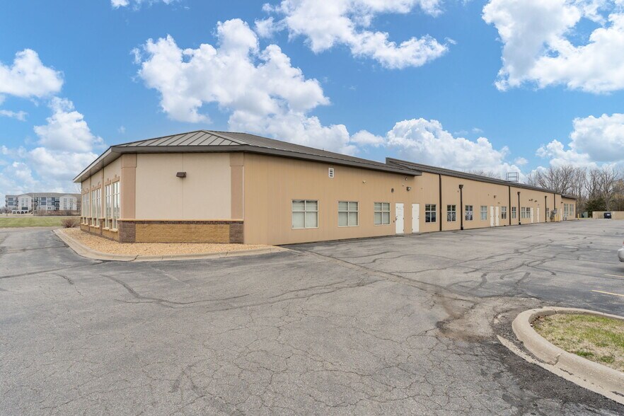 More Photos Of 120 Augusta Ct N, Mankato General Retail For Sale