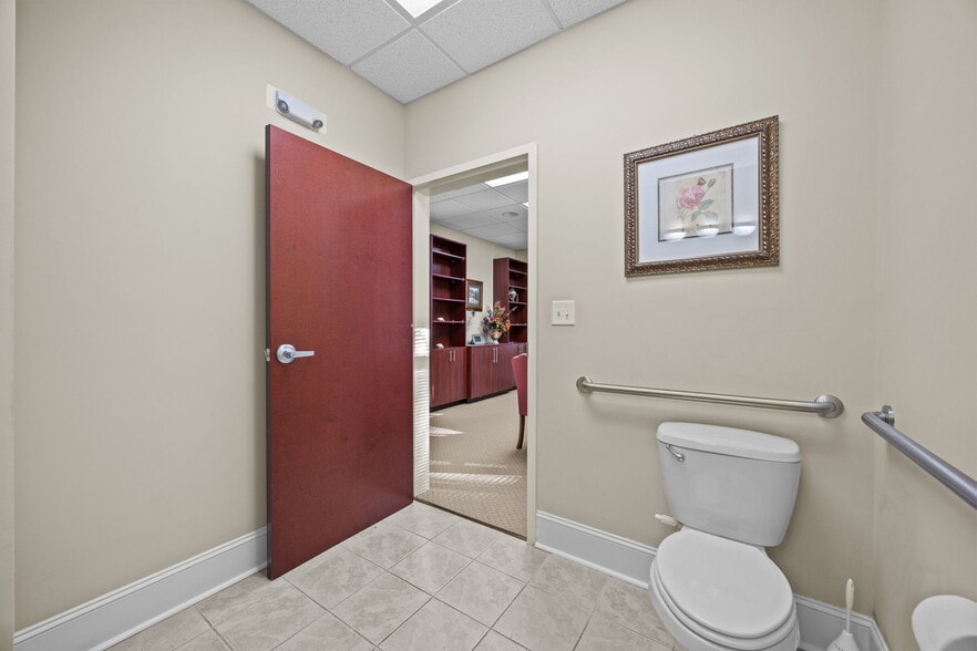 More Photos Of 2223 Hemby Ln, Greenville Medical For Sale