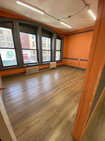 More Photos Of 370 E 149th St, Bronx Office For Lease