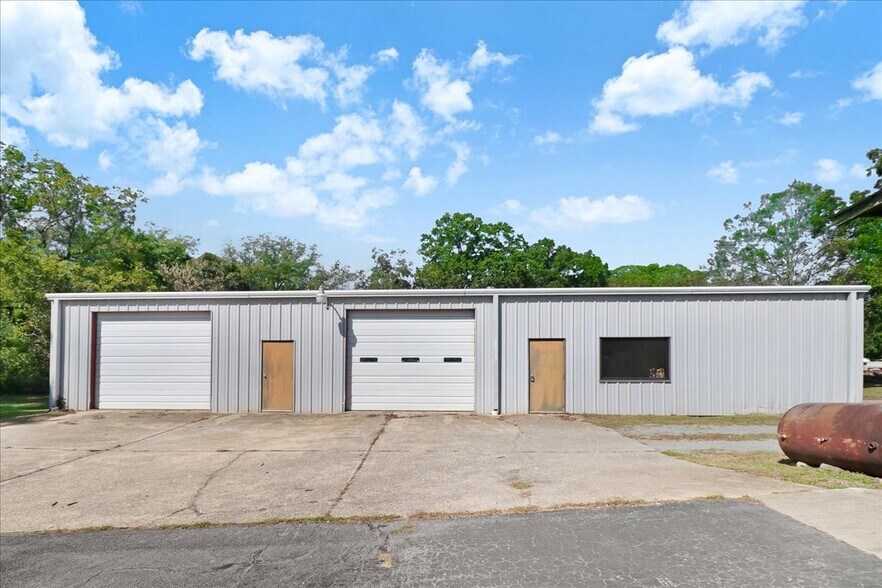 More Photos Of 101 Dunn St, Four Oaks Freestanding For Sale