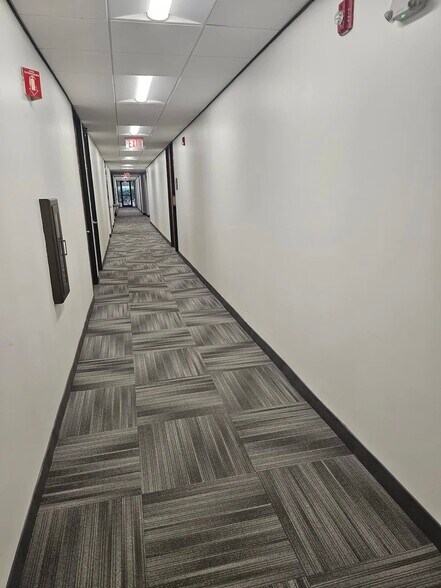 More Photos Of 3000 Highwoods Blvd, Raleigh Office For Lease