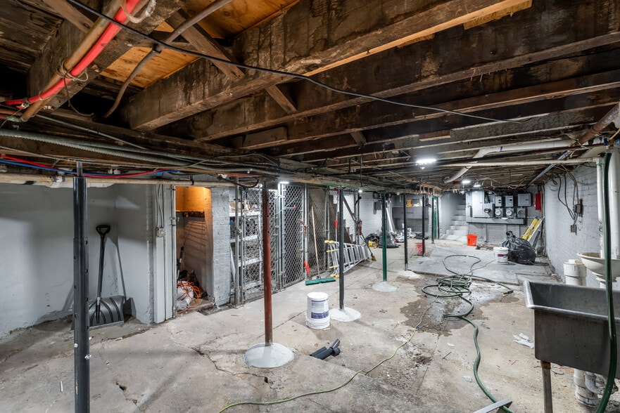 More Photos Of 646 Newark Ave, Jersey City Storefront Retail Residential For Lease