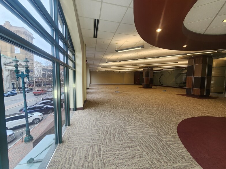 More Photos Of 469 State St, Schenectady Office For Lease