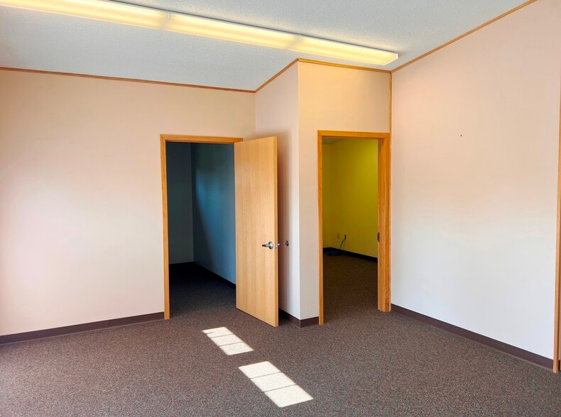 More Photos Of 9 Birch St NE, Remer Medical For Sale